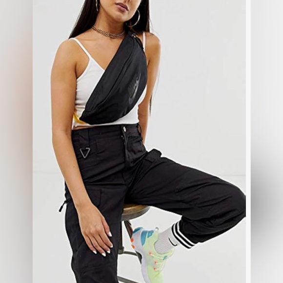 Nike Handbags - Nike Sportswear Heritage Hip Pack Bag Black Adjustable Strap Streetwear Unisex